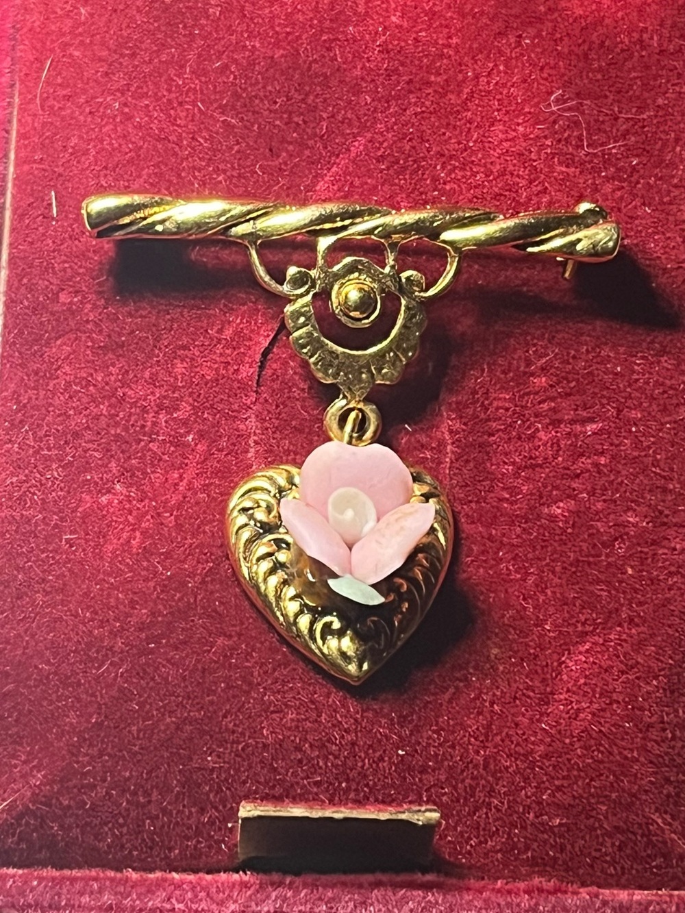 Vintage Gold Tone Heart Dangle Brooch Pink Flower Cottagecore Pin
